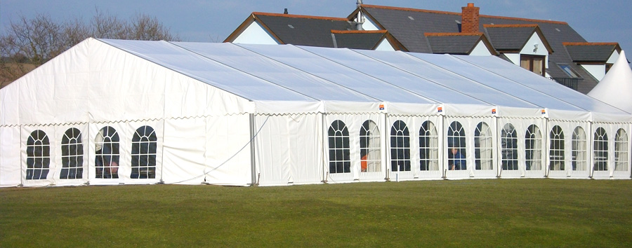 Wedding marquee at waterbridge golf course